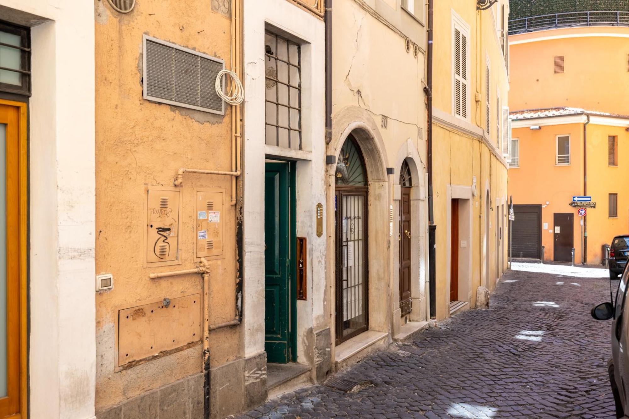 Trevi - Charming Loft Near Trevi Fountain *